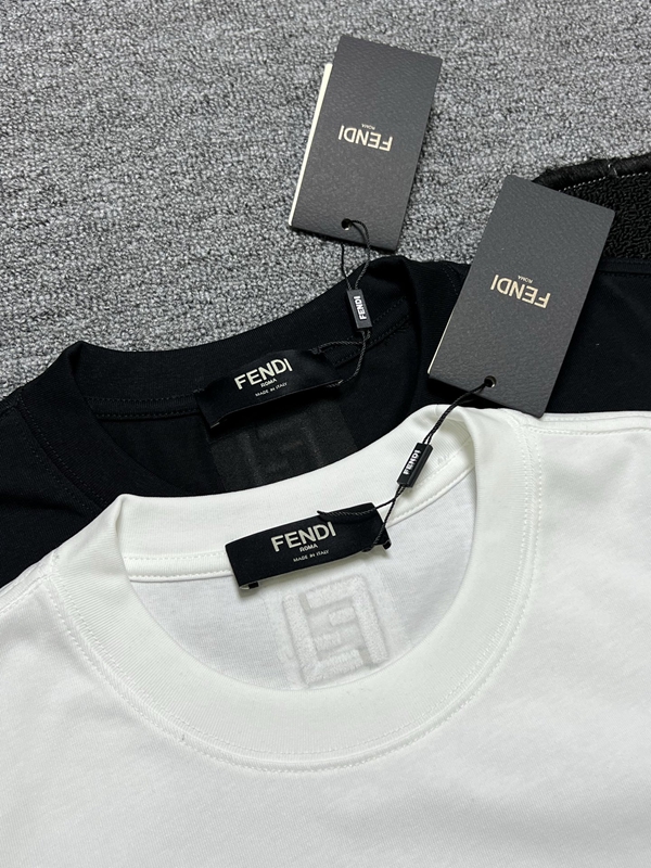 ブランドTシャツ細部ディテール